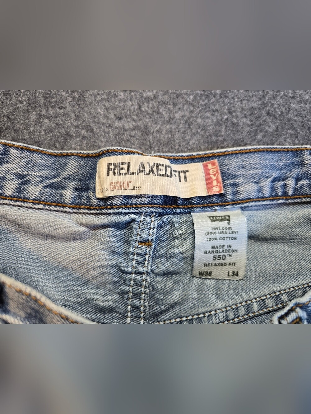 Vintage Levis 550 Jeans Men 34x31.5 IBlue Y2K Relaxed Fit Light Distress